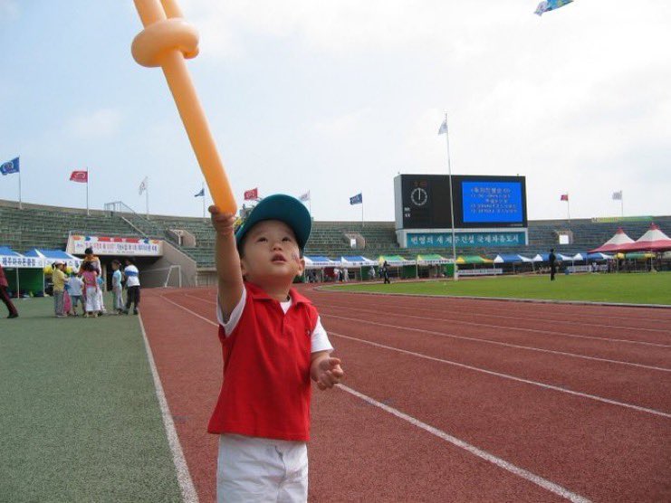 junseok pics tweet media