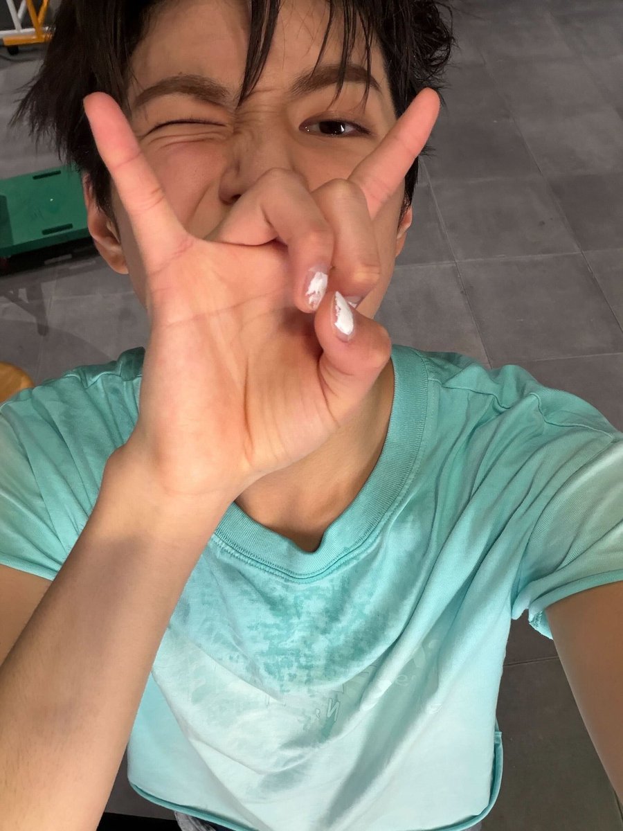 星星 tweet media