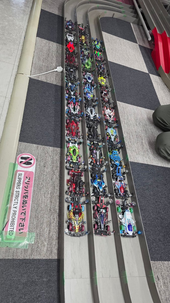 yoshitaka29gma2's tweet image. ローパーの大会で6位入賞
勝ちたかったが、力及ばず🙈
ゴールデンウィークも後2日。
疲れはてた爺は、寝てよう日になりそう😱
#ミニ四駆 #MA #ローパー