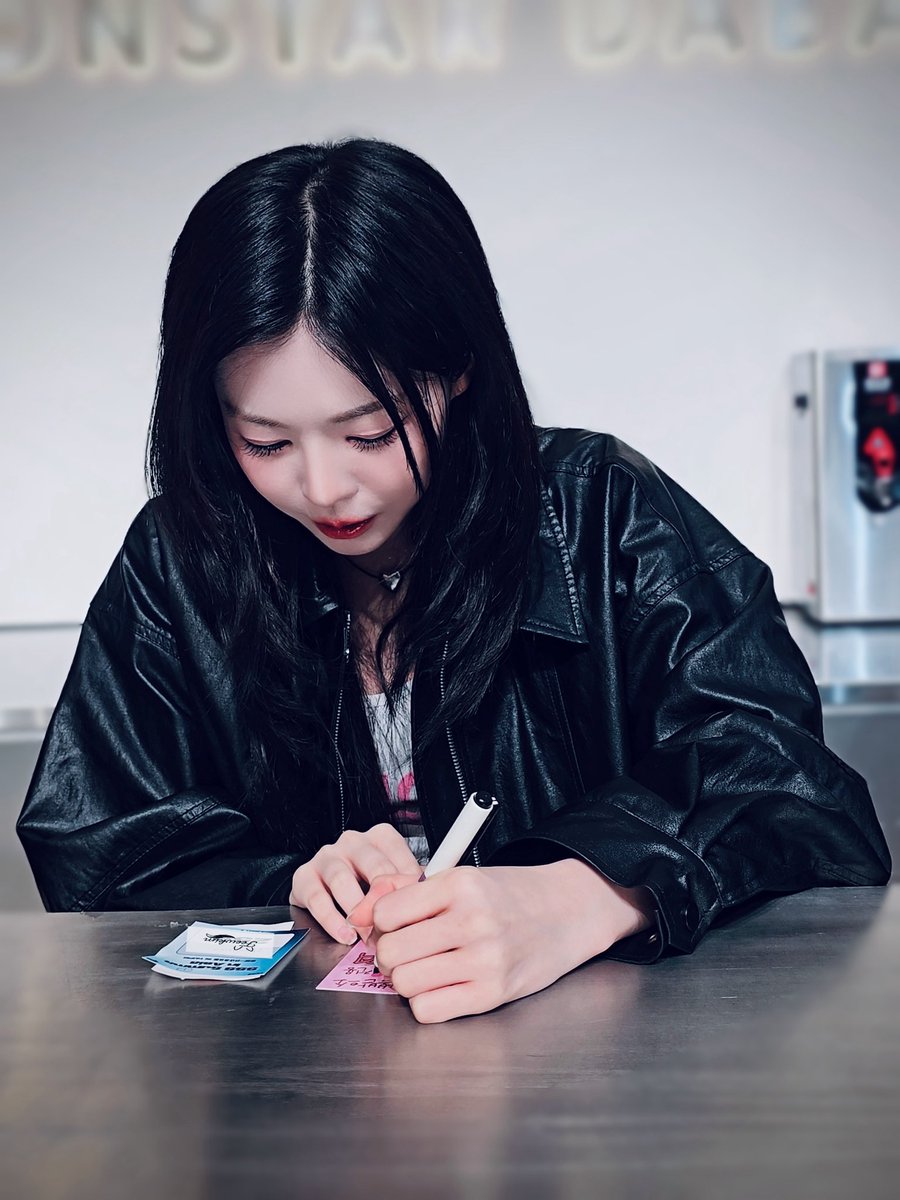 Feew Kim tweet media