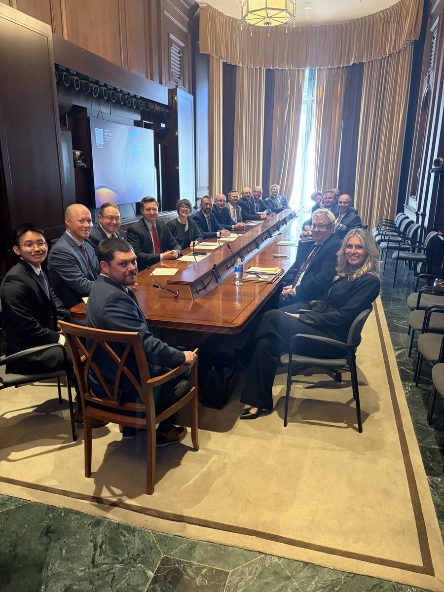 GCSAACEO's tweet image. Good to be back in DC for #NationalGolfDay. Looking forward to a full day with our Government Affairs Committee—starting with @EPA Administrator Lee Zeldin. Plenty to discuss: land use, economic impact, environmental sustainability, collaboration… and more ahead. #GolfAdvocacy