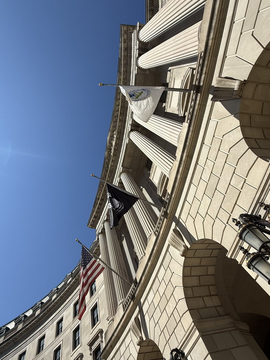 GCSAACEO's tweet image. Good to be back in DC for #NationalGolfDay. Looking forward to a full day with our Government Affairs Committee—starting with @EPA Administrator Lee Zeldin. Plenty to discuss: land use, economic impact, environmental sustainability, collaboration… and more ahead. #GolfAdvocacy