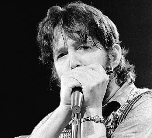 MusicBeat5's tweet image. May 4, 1987 harmonica player, #singer for The Paul Butterfield Blues Band, Paul Butterfield died of an accidental drug overdose. He was 44 years old. The band famously backed Bob Dylan for his 1st live electric performance &amp;amp; he appeared in The Band's farewell concert. #Music #RIP