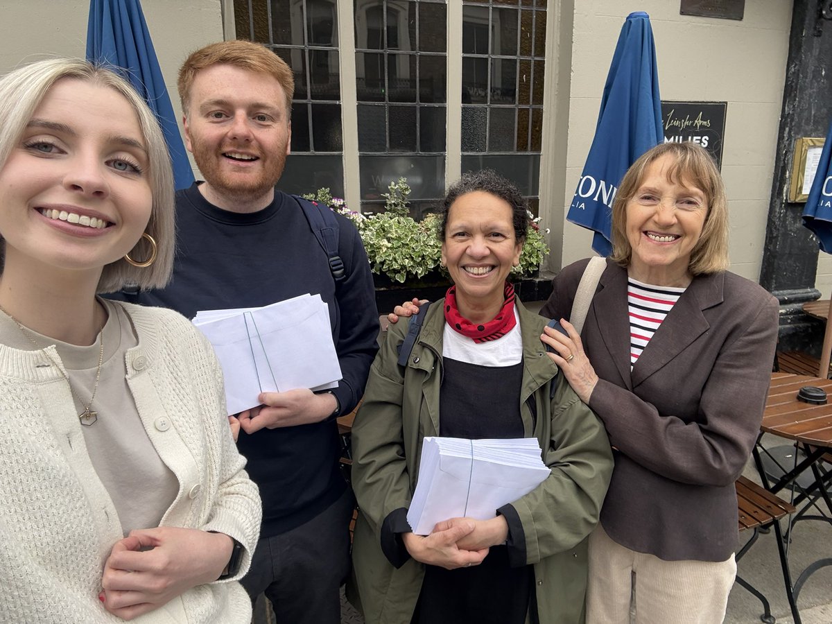 LancGateLabour's tweet photo. 3 days until polling day in Lancaster Gate 🌹

Make sure you use all three votes for @UKLabour 🗳️ https://t.co/inT9ieCneu