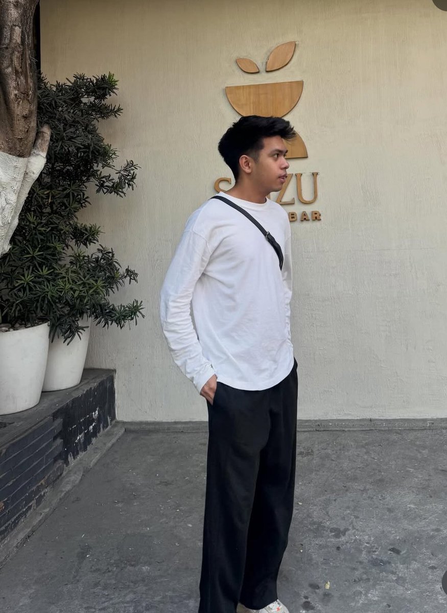 Ethian30's tweet photo. Hi, helping a friend who’s looking for a sugar dad! 

He’s very much in need so pls do message me if interested ✉️ 😜 

#alterbulacan
#alterpinoy
#alterbagets
#bagets
#Jakol
#sugardad https://t.co/FPsQmnQ2EG