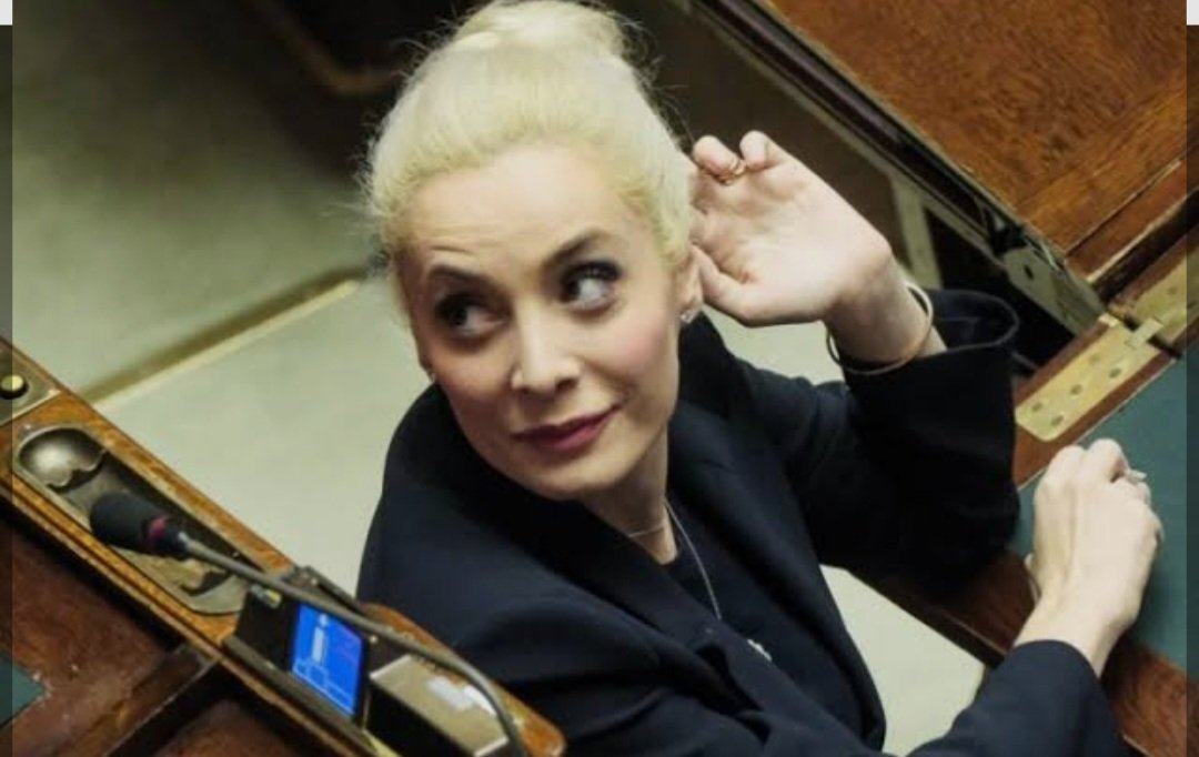 riccidavide282's tweet image. Marta Fascina da record in Parlamento: 94% di assenze.
Mi piacerebbe vedervi indignati per la "vedova Berlusconi", eletta, assenteista e stipendiata con le nostre tasse, almeno la metà di quanto vi indignaste per il Reddito di Cittadinanza dato alle famiglie bisognose.