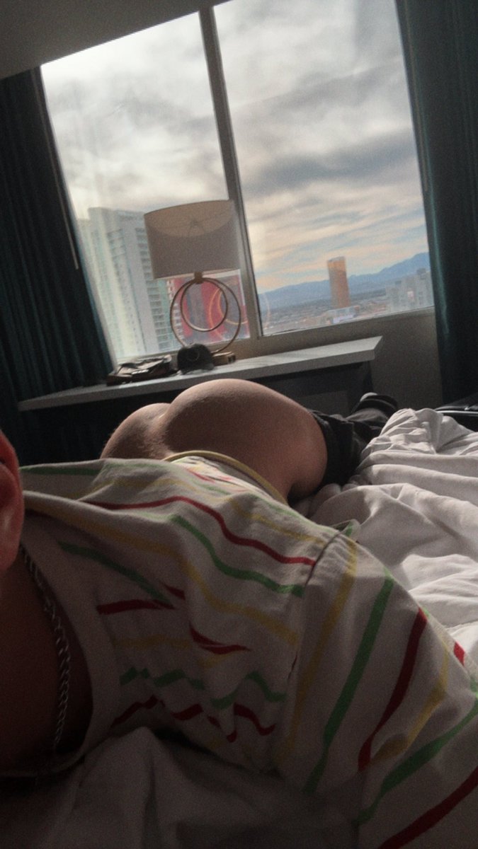 hungmattshu's tweet photo. My ass and Vegas 😝 #gay #nsfw #gayboy https://t.co/qstonA9jVK