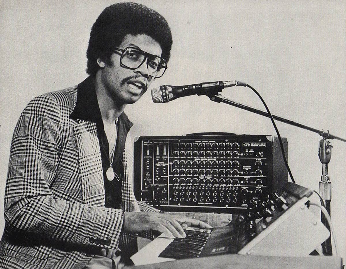 LuizSantosMusic's tweet image. 'Music is the tool to express life - and all that makes a difference.'
- Herbie Hancock 
#jazz #art #quote