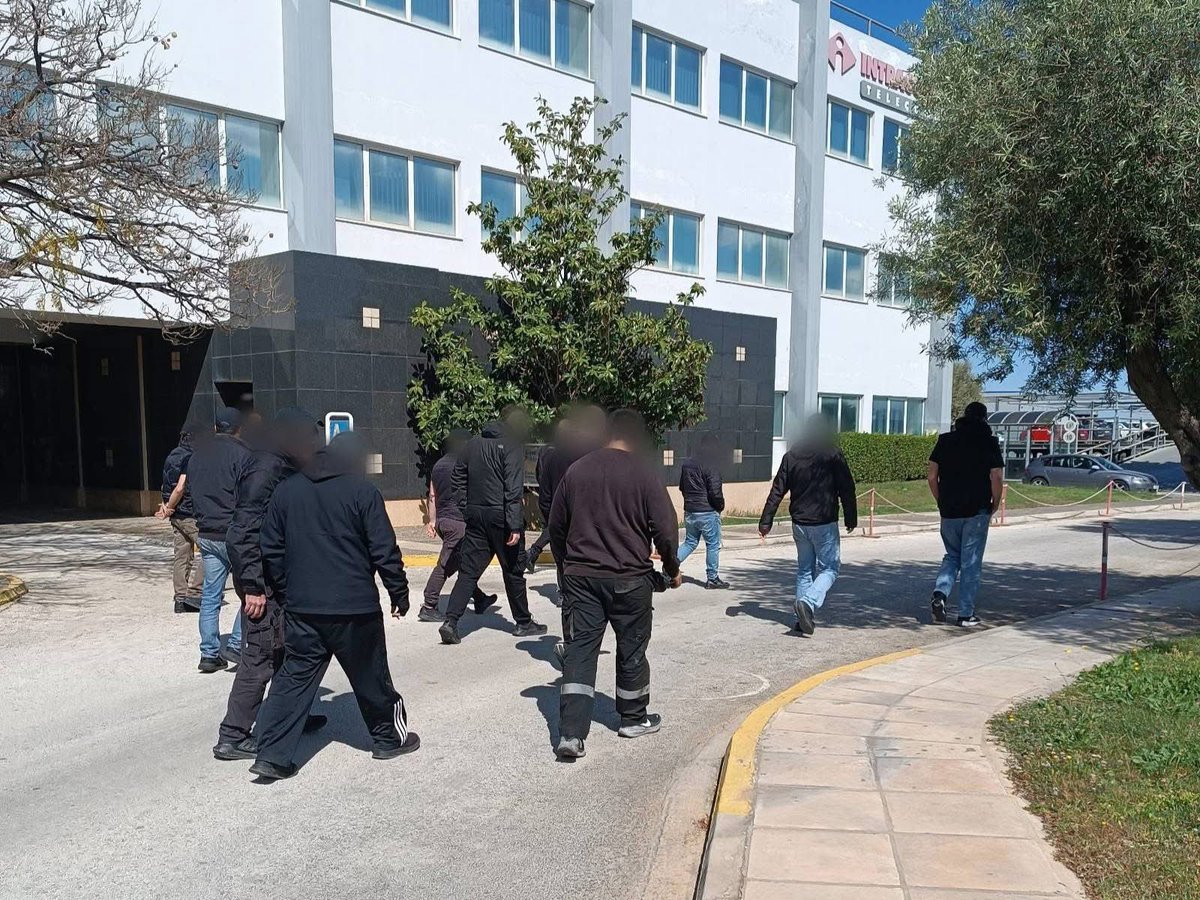 rouvikonas2014's tweet photo. 1/2
Παρέμβαση στα κεντρικά της Intracom Telecom στην Παιανία, έπειτα από καταγγελία εργαζομένου για υπέρογκα χρωστούμενα δεδουλευμένα

👉 Έπειτα από τη σημερινή μας παρέμβαση, ολόκληρο το ποσό των χρωστούμενων αποπληρώθηκε άμεσα στον εργαζόμενο.

Κείμενο 👇 https://t.co/EHnLIHdSQQ
