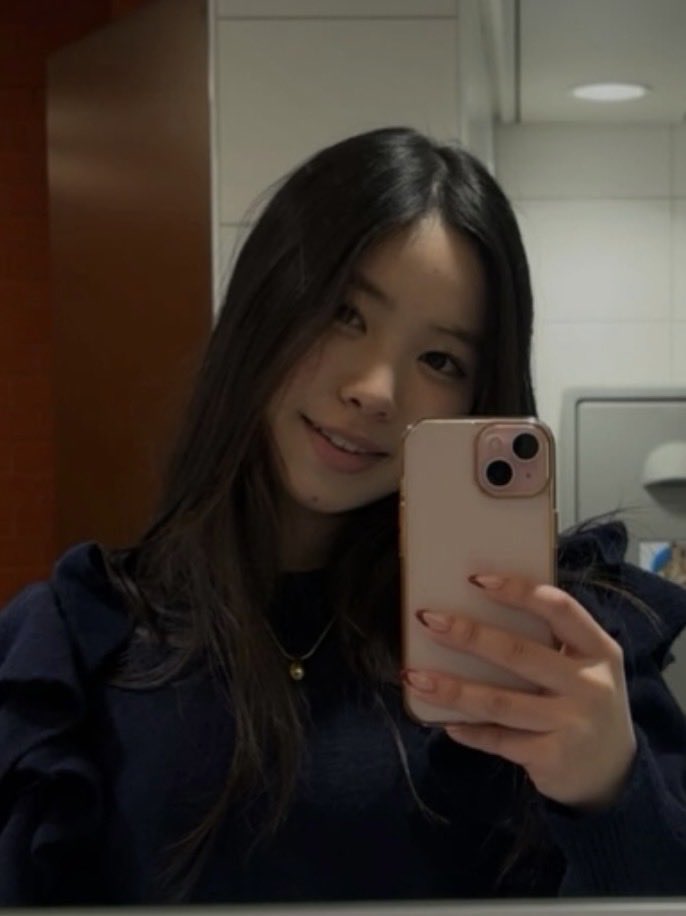 碧 tweet media