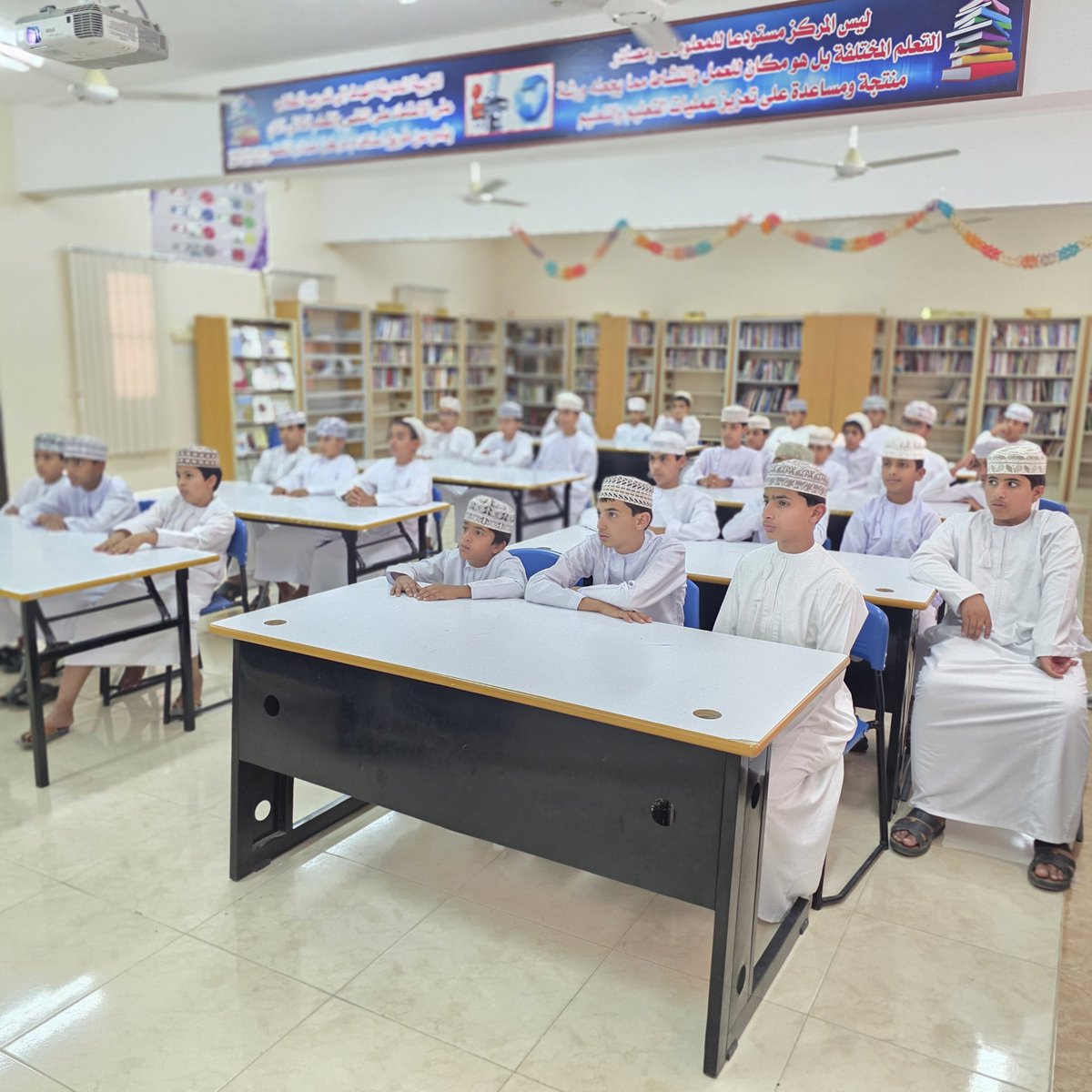 EduGovSsq5405's tweet photo. #تعلم_مستدام 

تم تنفيذ فعالية توعوية بمناسبة #اليوم_العالمي_للربو ، قدّم خلالها ممرض المدرسة خالد بن سالم الهاشمي محاضرة تثقيفية للطلبة تناولت التعريف بالربو وأسبابه وأعراضه وطرق الوقاية والتعامل مع النوبات مع التأكيد على أهمية تجنب المهيجات مثل الغبار والدخان . https://t.co/3rWd36FrK2