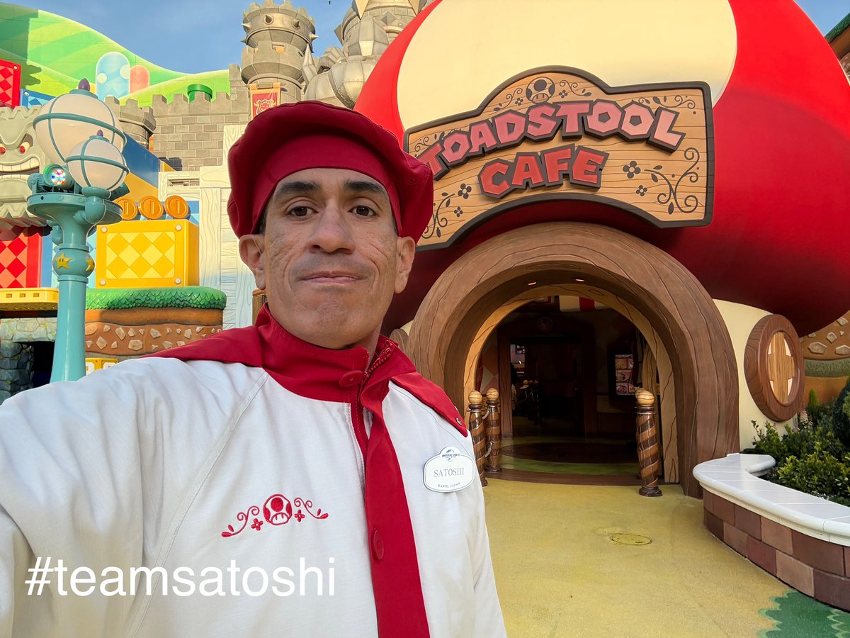 Satoshi__c's tweet image. Hear that anthem in the
crowd. 
All those voices singing loud.
Different  ages, same desire,
still chasing that fire
#universal
#universalstudioshollywood 
#UniversalStudiosJapan 
#USJ_now 
#kinopioscafe 
#toadstoolcafe 
#teamsatoshi 
#スーパーニンテンドーワールド
#キノピオカフェ