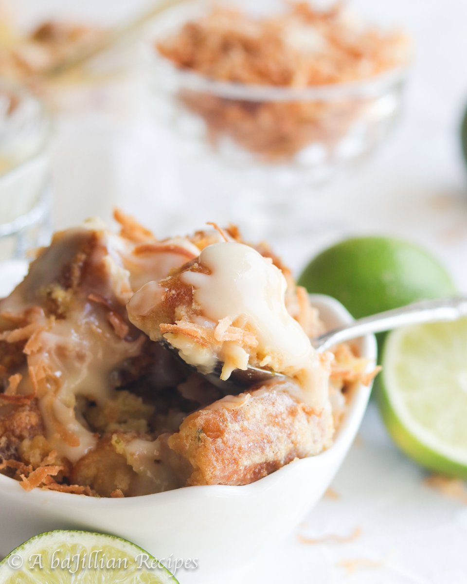 baJillianRecipe's tweet photo. COCONUT LIME BREAD PUDDING - Buttery, flaky croissants baked in a sweet and tangy coconut lime custard, generously drizzled in luscious coconut lime sauce, and topped with toasted coconut! #CoconutLime #BreadPudding #Summerdesserts RECIPE: https://t.co/fY5CXh6pVw https://t.co/EW5UiGJ01L