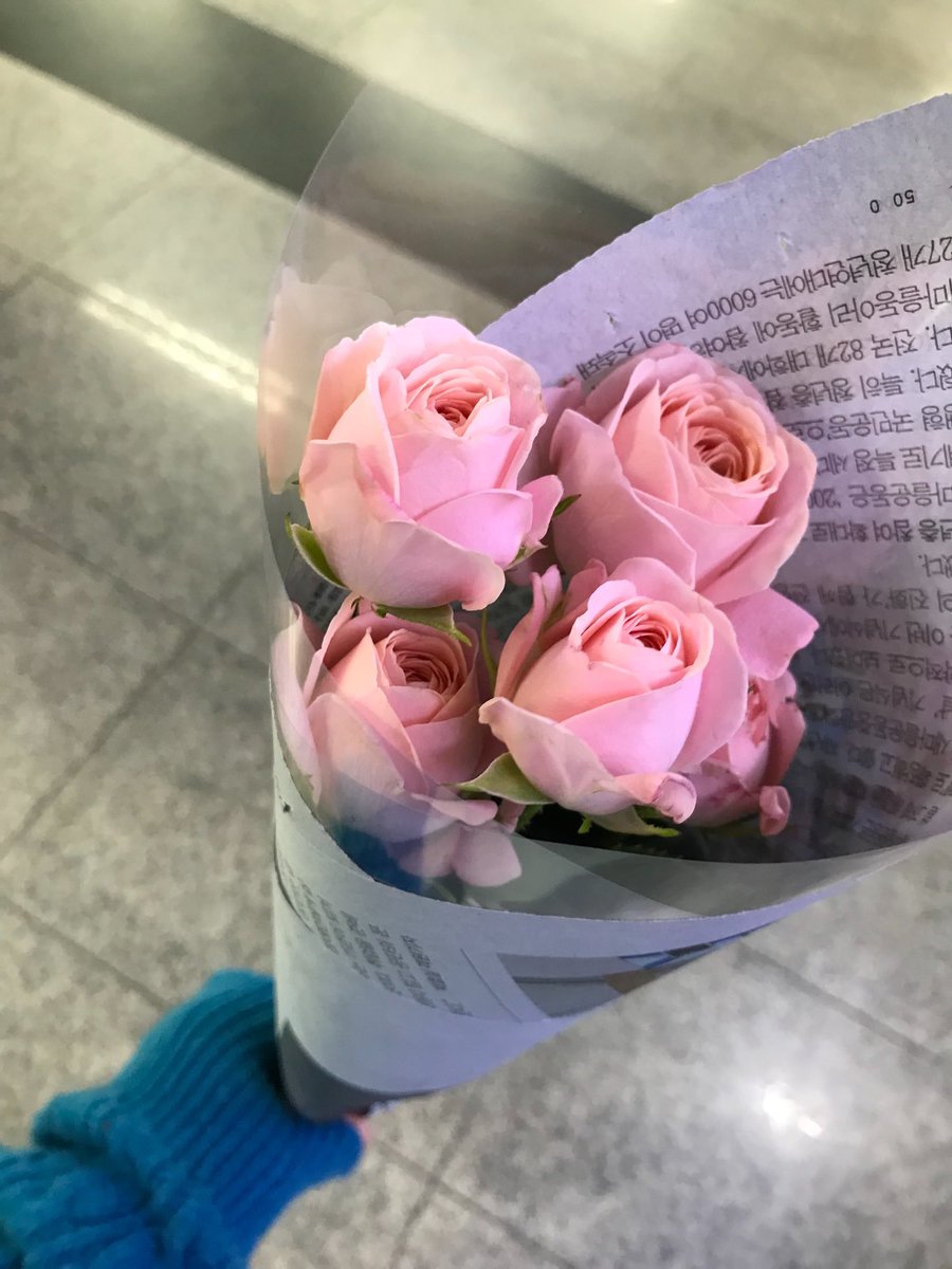 duna_zip's tweet photo. 260504 #두나 인스타그램

아아만 두 잔 마신 날 :-)

#CSR #첫사랑 #DUNA https://t.co/5PForjpgEF