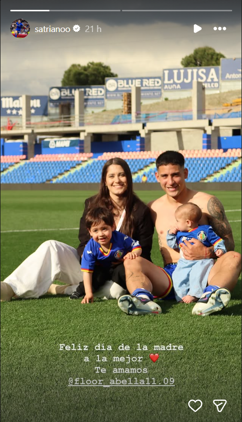 raloji's tweet photo. @TribunaColiseum @juandazulon Muy preocupado no se le ve. Ojala no tenga nada. https://t.co/YCI3SRNA49