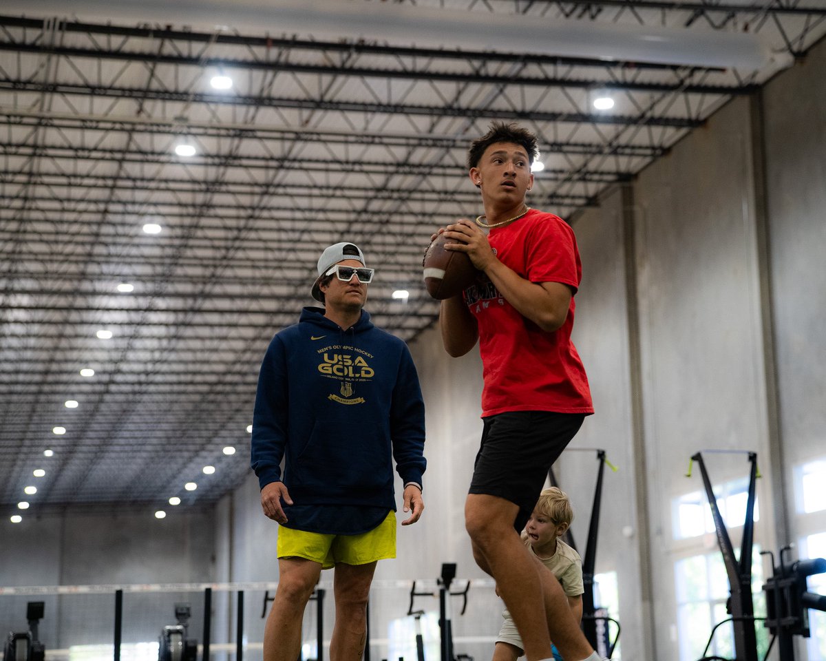 remyjarman_QB1's tweet photo. Always in the lab with @baylintrujillo Spring ball here, time to show out 💯  #BTruQBTraining @LMRamsFootball @QBHitList @Adamdon3 @AdvancedQBCamp @TheRundown102 https://t.co/tX4hTClY3Z