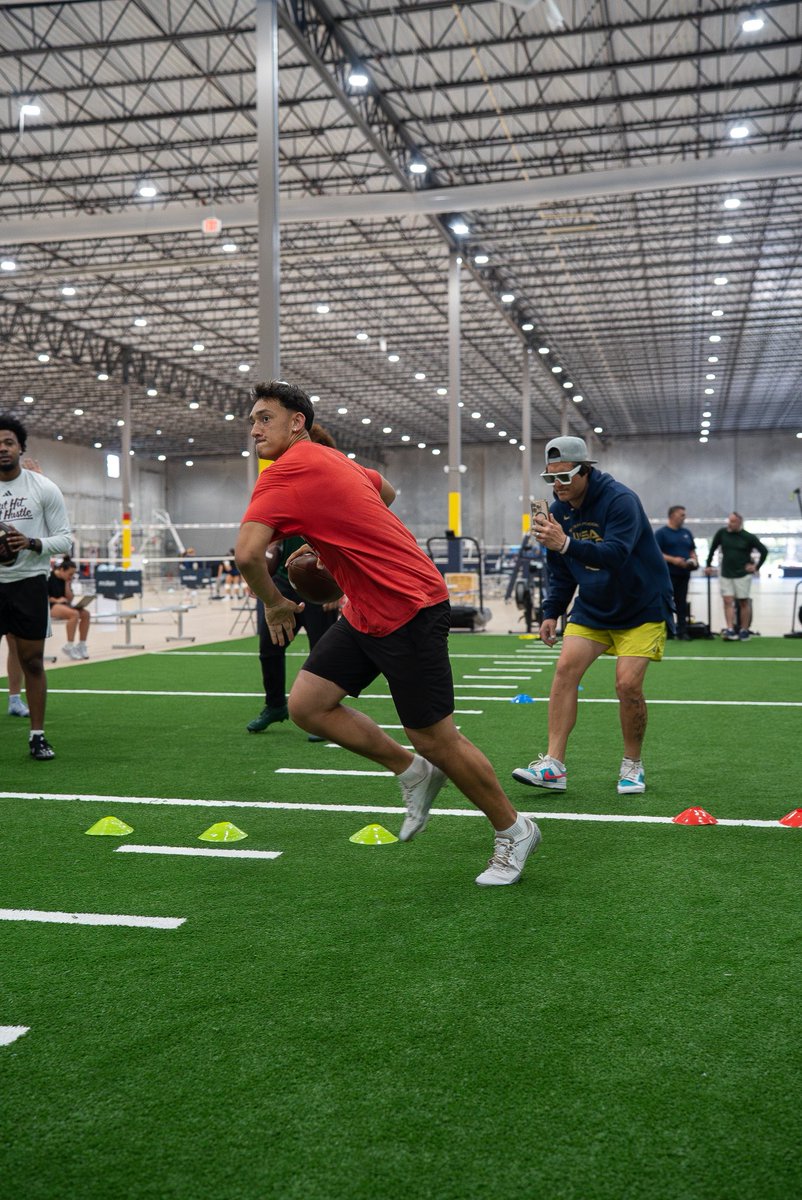 remyjarman_QB1's tweet photo. Always in the lab with @baylintrujillo Spring ball here, time to show out 💯  #BTruQBTraining @LMRamsFootball @QBHitList @Adamdon3 @AdvancedQBCamp @TheRundown102 https://t.co/tX4hTClY3Z