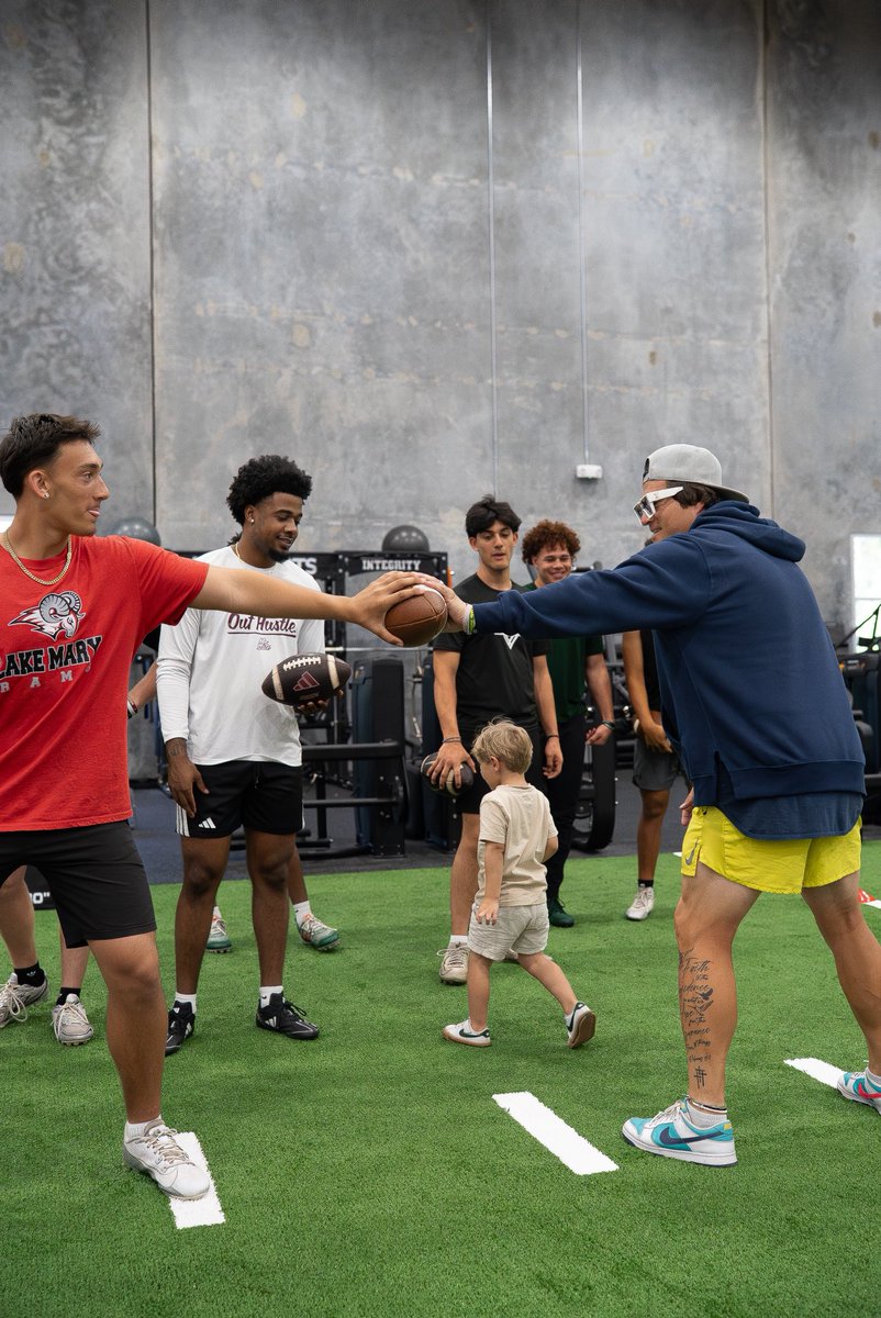remyjarman_QB1's tweet photo. Always in the lab with @baylintrujillo Spring ball here, time to show out 💯  #BTruQBTraining @LMRamsFootball @QBHitList @Adamdon3 @AdvancedQBCamp @TheRundown102 https://t.co/tX4hTClY3Z