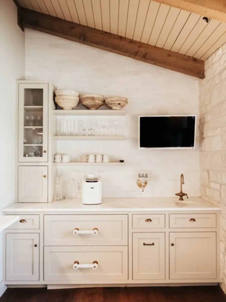 primadecorina's tweet image. A calm, light-filled retreat where nature sets the mood and every detail invites you to slow down.
 
📍 Entire home in Wimberley, Texas
🔗 Book your stay now — Click the link in our bio.

#LuxuryStay #retreat #airbnb