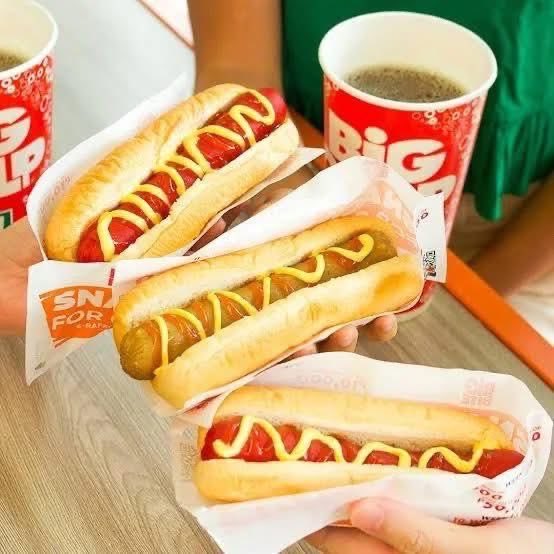 proudkuripot88's tweet image. 1Day Only: Buy 1 Get 1 Big Bite Junior sa 7-Eleven

Double up on your favorite snack as 7-Eleven is bringing the heat this 5.5. Available in all stores nationwide.

#711ph #BigBite #sandwichlover #snacktime #smallbusiness