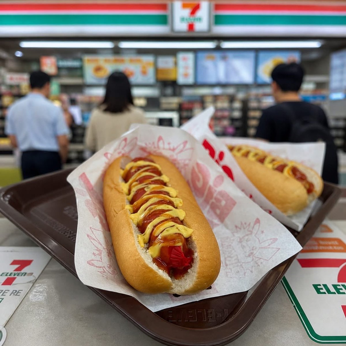 proudkuripot88's tweet image. 1Day Only: Buy 1 Get 1 Big Bite Junior sa 7-Eleven

Double up on your favorite snack as 7-Eleven is bringing the heat this 5.5. Available in all stores nationwide.

#711ph #BigBite #sandwichlover #snacktime #smallbusiness
