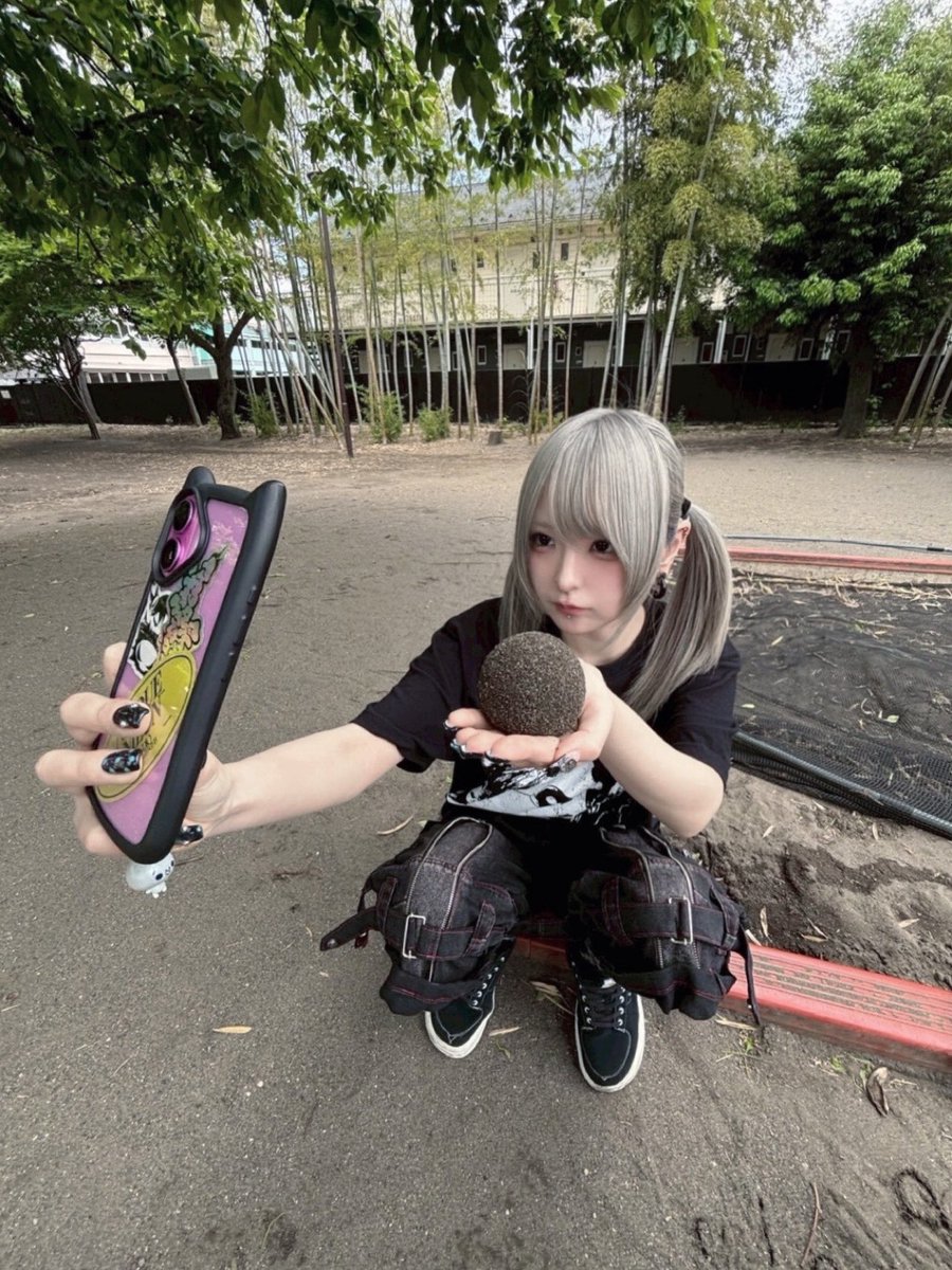 惡 tweet media