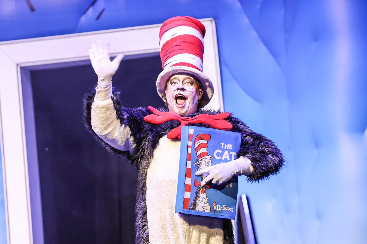 ComericaCenter's tweet photo. Oh what fun, oh what delight, Cat in the Hat made our weekend just right! 🎩 https://t.co/XJp7tylhGb