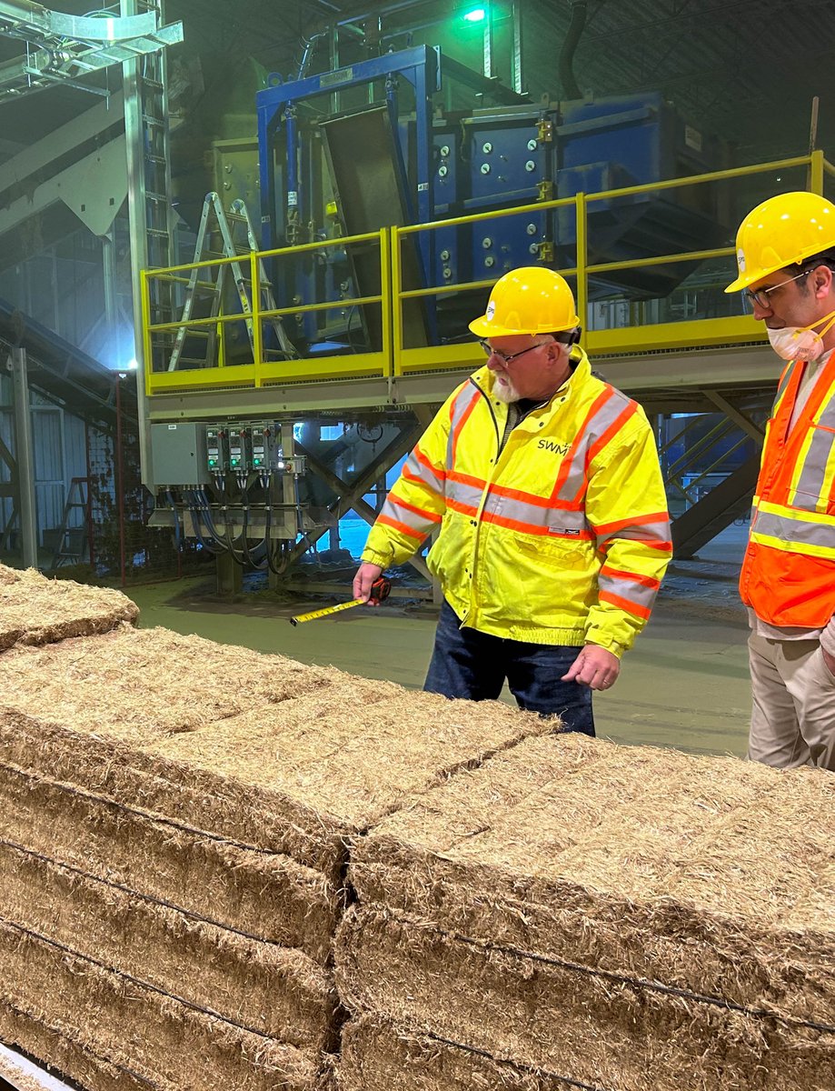 PrairieCleanEn's tweet photo. 📦🌾 We received an exciting package! Just got samples from one of the largest producers of technical and specialty paper from sustainable materials in the world, showing what our flax fibre will become.
 
This is a glimpse into what's ahead. Stay tuned! https://t.co/5gtVkNUUPp