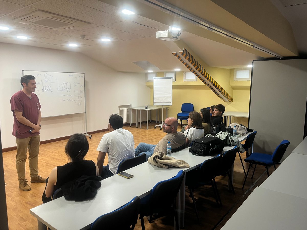 grvformacion's tweet photo. El año pasa rápido que se las pela... último curso del semestre: VM no invasiva. Bienvenidos/as, y gracias por venir. Ahí van unas fotos de la sesión de la tarde... https://t.co/LO7H9RQ2OA