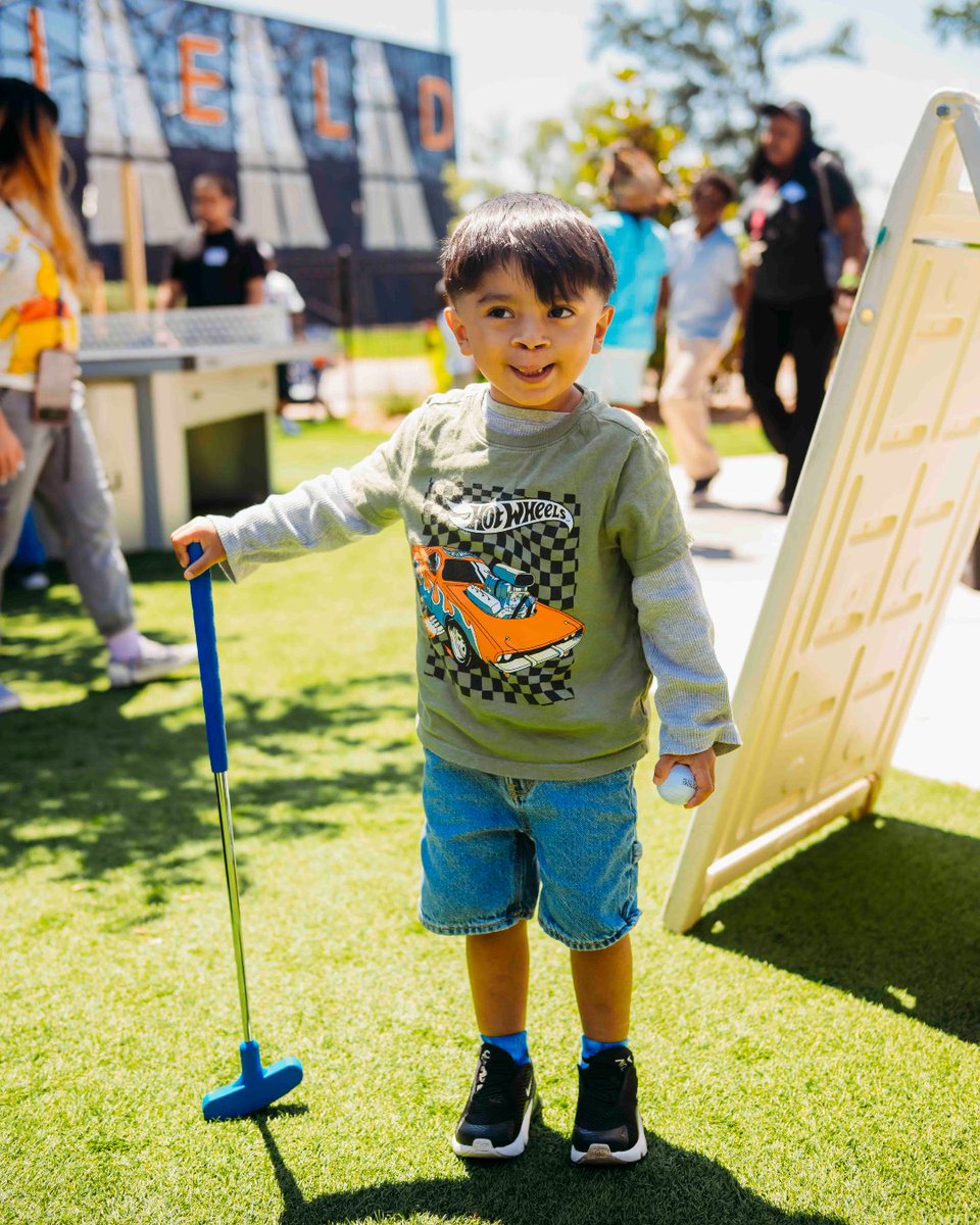 AustinSmilesTX's tweet photo. Spring Family Fun Day this past Saturday at PopStroke was such a special time for our Austin Smiles families ☀️ From sunshine and mini golf to laughter and connection, it was a beautiful reminder of the strength and joy within our community. https://t.co/MoNEPAPuPO