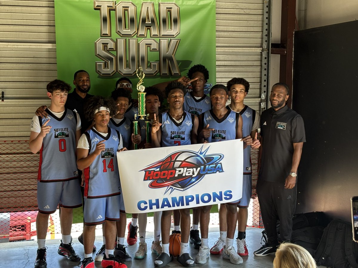Cox_Keith88's tweet photo. Good weekend runs for 501 Elite 15U before heading to Austin, Tx for Session 2(Adidas Gold)next weekend. @lay_cox2029 finishes the weekend averaging 18.8 PPG, 3RPG, and 2.3 SPG📈
@DeWittAR_bball @VortexSportsARK @CrunkdOutEnt @Deshone_McClure @adidasHoops @tctabler @IGBWIGB https://t.co/tejcaUa3SB