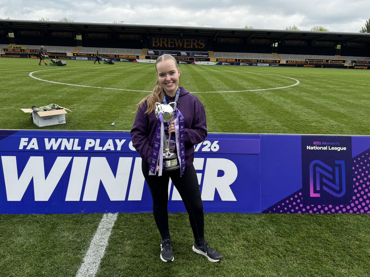 Jess Deakin tweet media