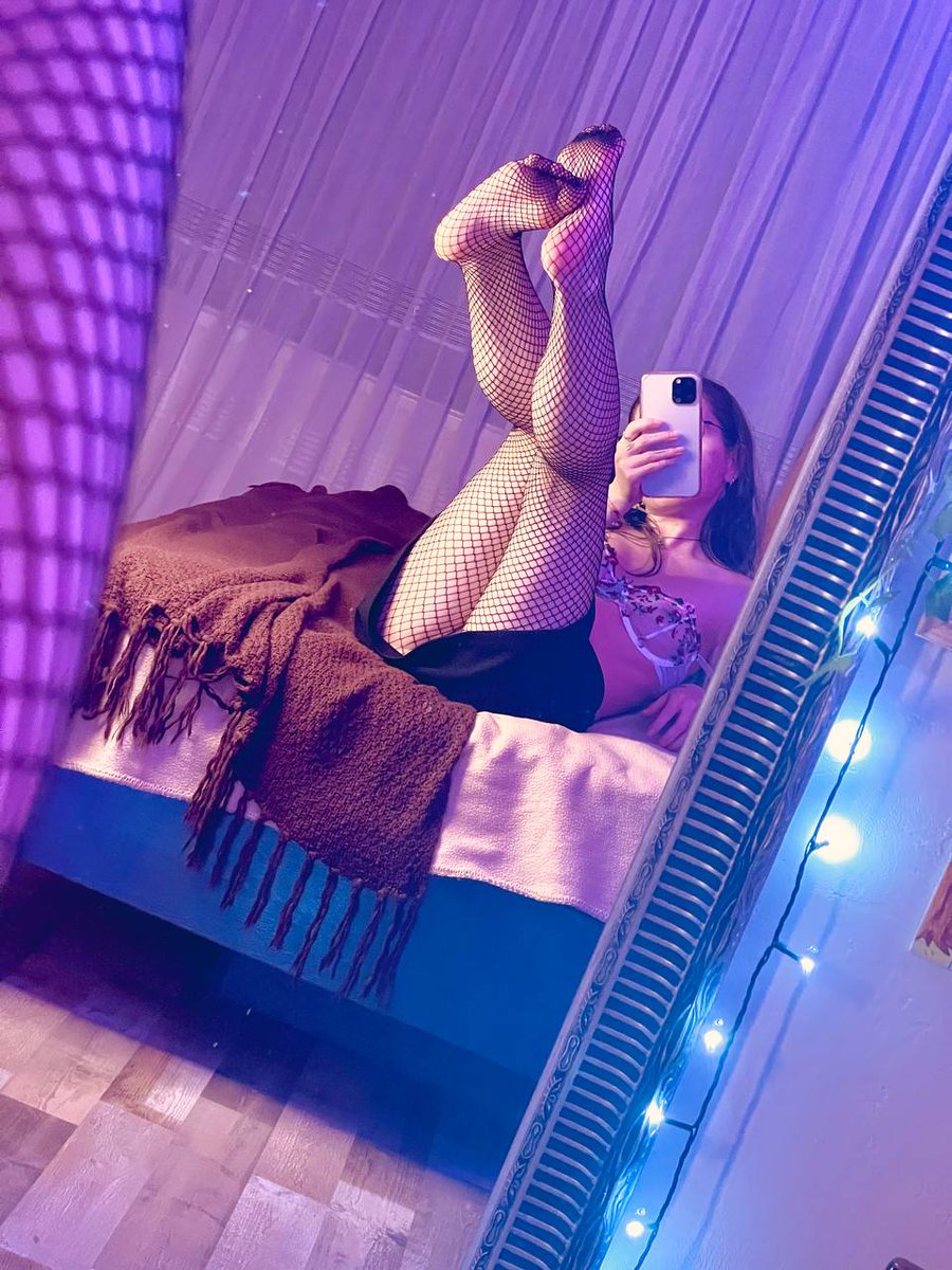 tinypocketpeach's tweet photo. @Murphyslaw90Law Absolutely stunning  That mombod confidence is chef’s kiss. Reminds me why I love showing off my own curves in new sets…
https://t.co/7M2Gby8iXx https://t.co/cTw3mpXQR7