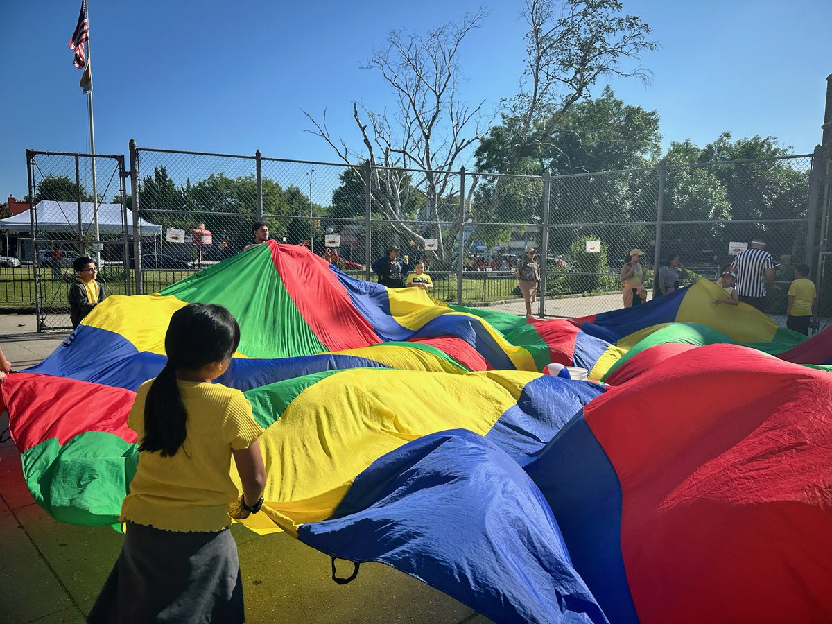 PhysicalLitera3's tweet photo. https://t.co/8wrws1NdCe 
We are ready for another amazing field day! Huge shout out to our parents for helping create another promo video for what’s to come! #physed #fieldday @nycdistrict30 @nycahperd @NYSAHPERD @SHAPEAmerica @nycpswellness @SEZnysahperd https://t.co/JDY9g5sifD