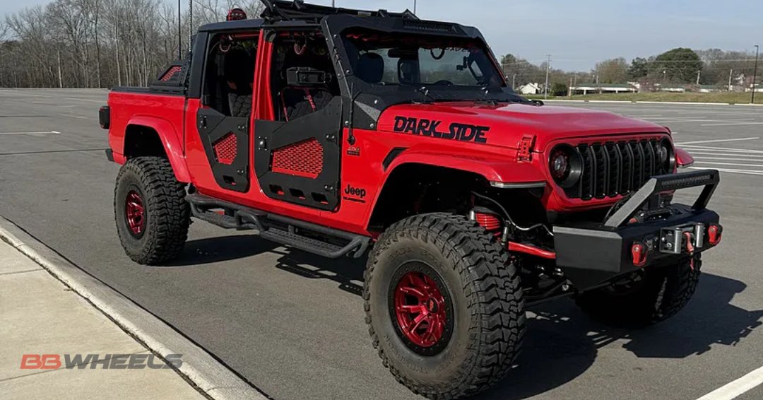 bbwheelsonline's tweet photo. • Wheel: Dirty Life DT-1 | 17x9 | Offset -38 | Candy Red
• Vehicle: 2021 Jeep Gladiator

Appreciate the pic, George J! 👊 https://t.co/YRrg5zCKy2