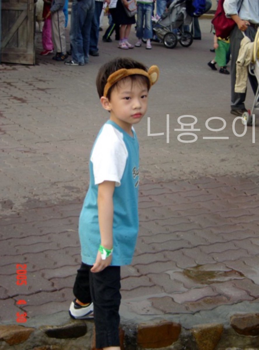 retluvsaving's tweet photo. 엄마는아들을사랑해 https://t.co/NZ9bRzkfjW