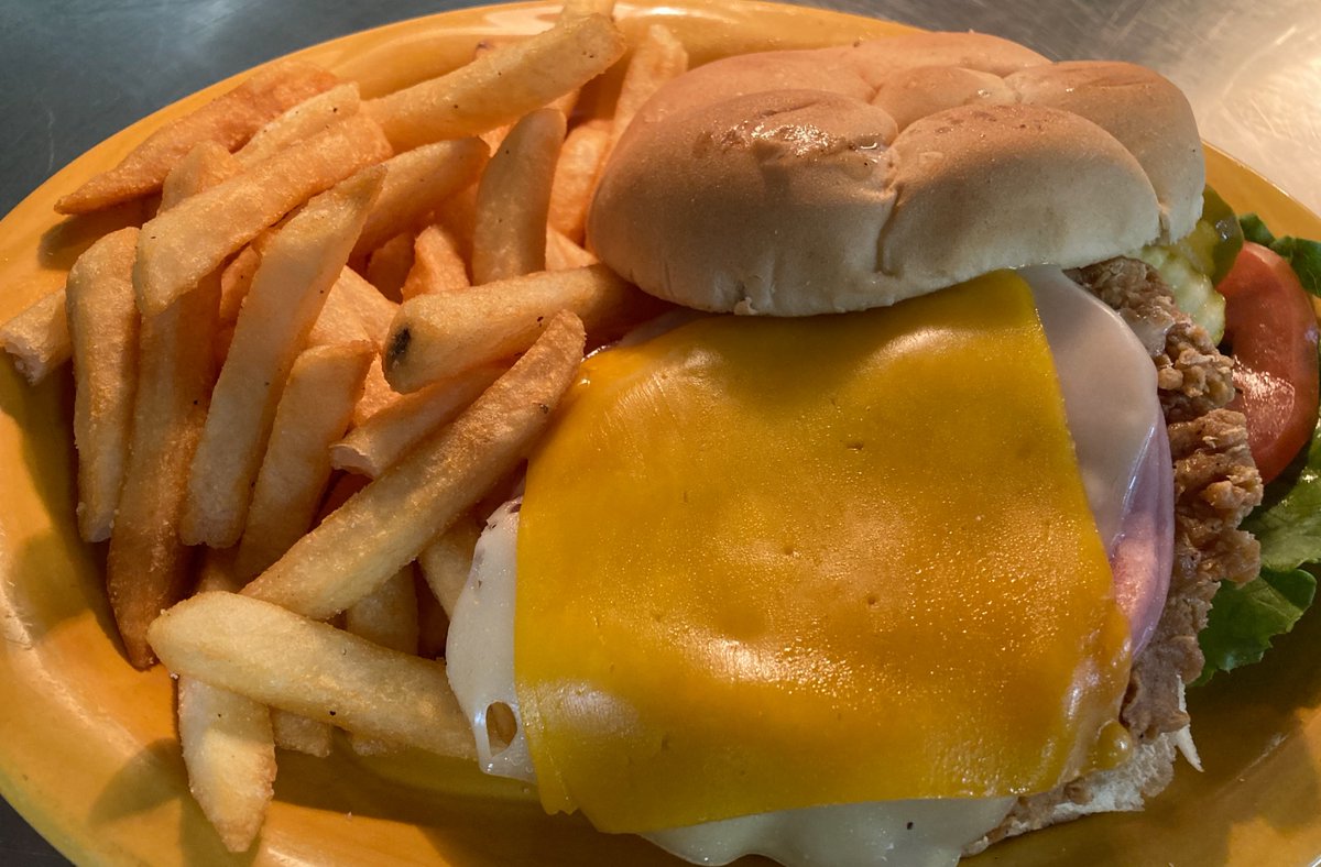 TC's Referee Sports Bar & Grill tweet media