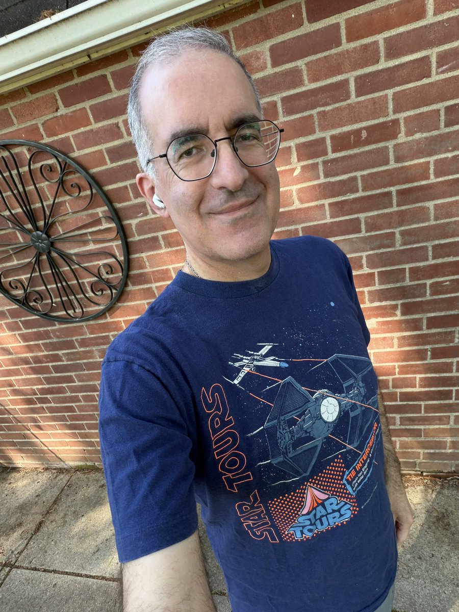 markalves's tweet photo. Happy Star Wars Day! https://t.co/mwFBjlahSV