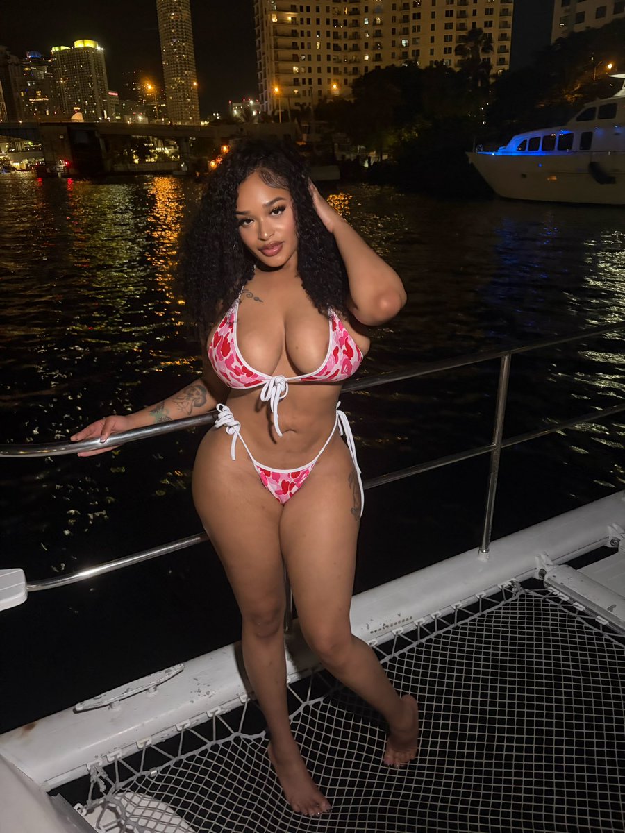 Annah May 💋🖤✨ tweet media