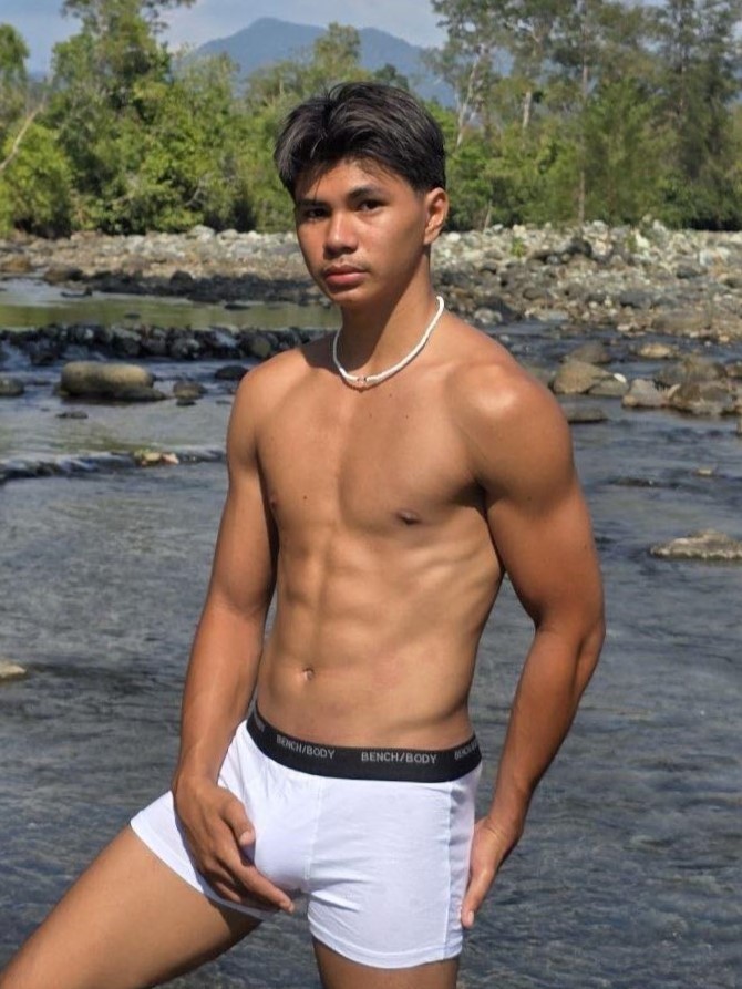 Palaweño Hunk 💪🏼 Mylez Villaflor 🔥