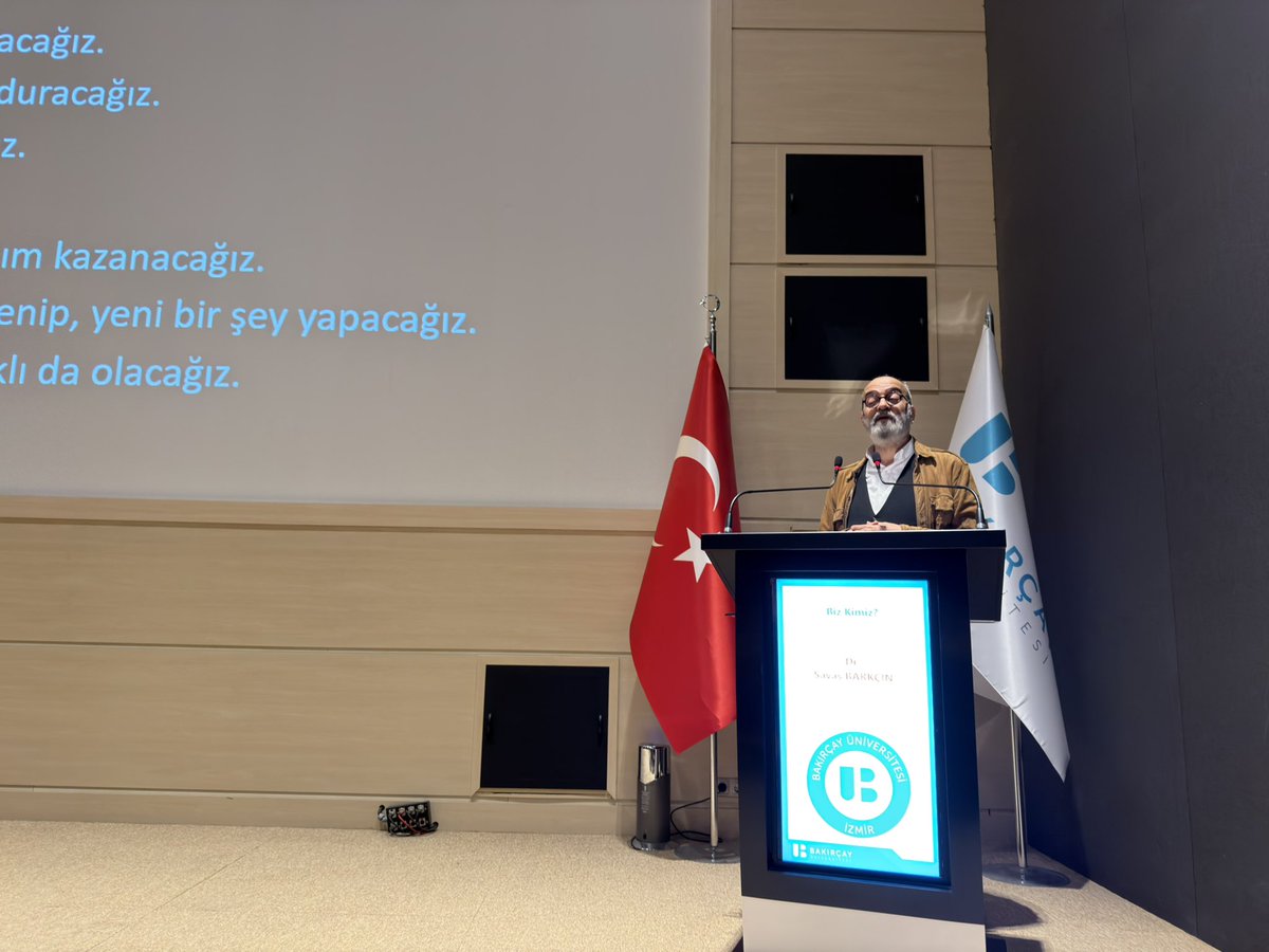 Nusretozcann's tweet photo. 📍Bakırçay Üniversitesi 

Üniak olarak Dr.Savaş Barkçin hocamızın “Biz Kimiz?” konulu söyleşisine katılmanın heyecanını ve mutluluğunu yaşadık.

Üniak ruhuyla;öğrenmeye,anlamaya ve kendimizi inşa etmeye devam ediyoruz. Çünkü biz,bugünün değil yarının da söz sahibi gençleriyiz.

Katkılarından dolayı kıymetli hocamıza,rektörümüze teşekkür ediyor,daha nice bu tür programlarda bir araya gelmeyi temenni ediyoruz.