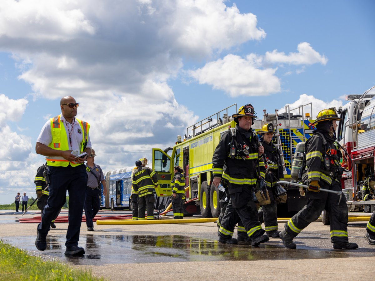 Worcester Airport tweet media