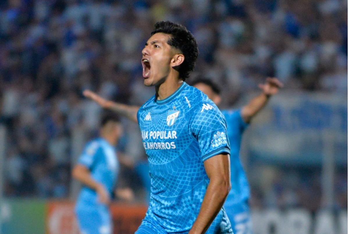 loco9dk's tweet photo. Los únicos que se tienen que mantener, el resto se pueden ir bien a la mierda, un triunfo no cambia el desastroso torneo apertura que hicieron @ATOficial  @marioaleito @gabialperovich https://t.co/d5KbiRT9H6