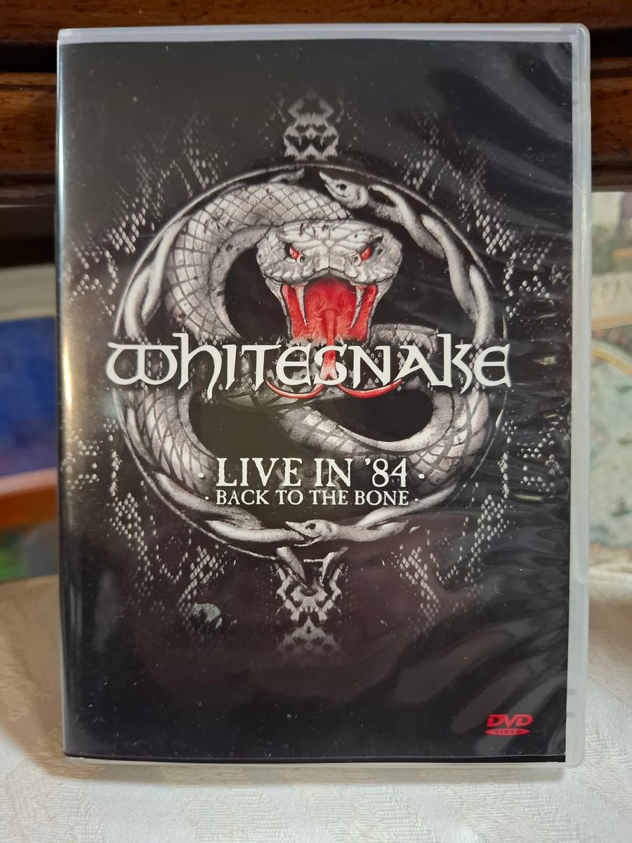 Retro_In_K17's tweet image. Hol dir das Stadion-Feeling heim: Wir haben die Live-Shows, Bootlegs &amp;amp; Legenden auf VHS, DVD &amp;amp; Blu-ray.
​Check Retro-In K17! 🤘
​#RockMusic #MusicCollector #RetroInK17 #LiveMusic #VHS #DVD