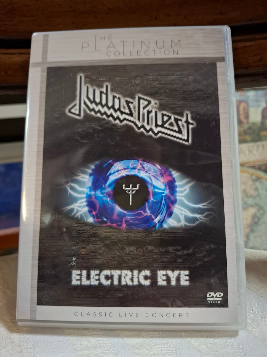 Retro_In_K17's tweet image. Hol dir das Stadion-Feeling heim: Wir haben die Live-Shows, Bootlegs &amp;amp; Legenden auf VHS, DVD &amp;amp; Blu-ray.
​Check Retro-In K17! 🤘
​#RockMusic #MusicCollector #RetroInK17 #LiveMusic #VHS #DVD