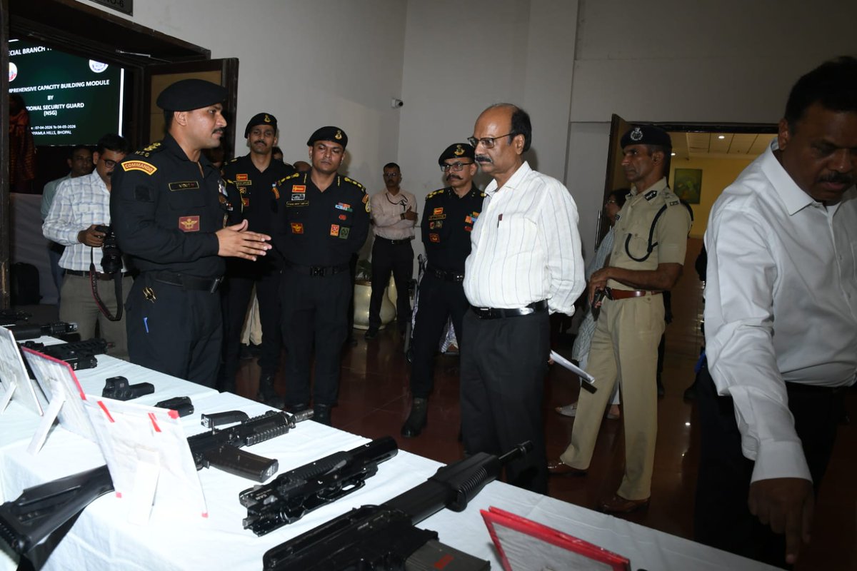 DGP_MP's tweet image. आंतरिक सुरक्षा को नई शक्ति ..

आज रवीन्द्र भवन, भोपाल में #NSG के सहयोग से आयोजित कॉम्प्रिहेन्सिव कैपेसिटी बिल्डिंग ट्रेनिंग प्रोग्राम के समापन समारोह में मुख्य अतिथि के रूप में DGP श्री कैलाश मकवाणा शामिल हुए।

#DGPMP #MPPolice @nsgblackcats