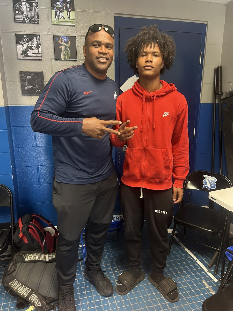 2realzayy's tweet photo. Had a great conversation with @andrew_zow today thanks for coming @SamfordFootball @Boe1344 https://t.co/JBgjSbUBbt