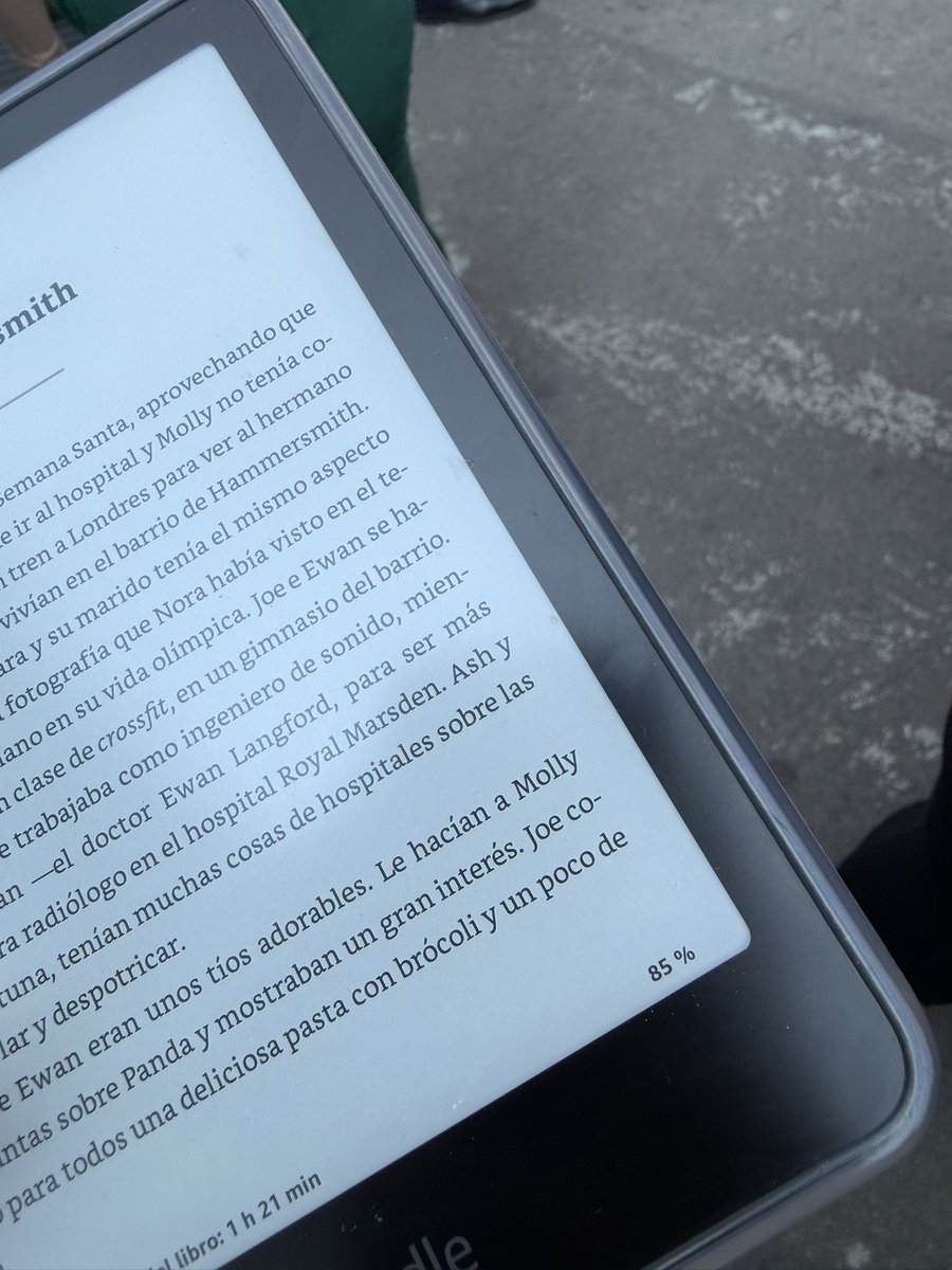 Lo mejor q me pasó hoy fue que no me importara mi integridad en pleno temblor y regresarme por mi kindle