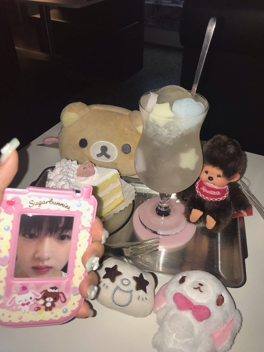 yuniarchive's tweet photo. 혼자서도 잘놀아유 https://t.co/RHyatzVWrw