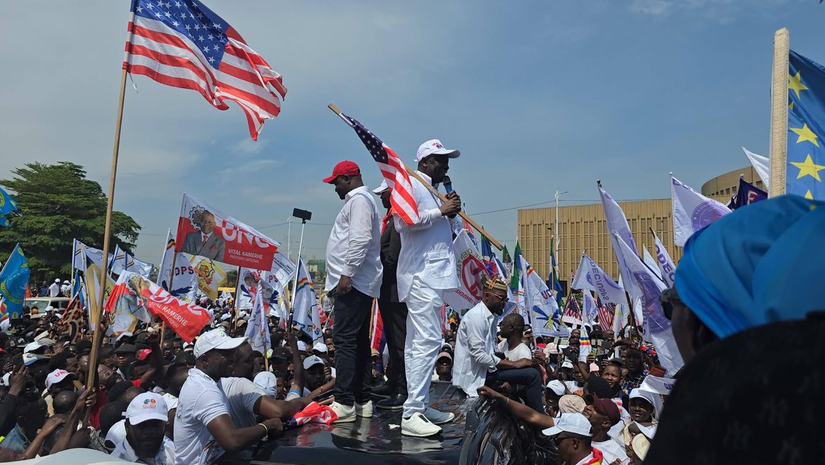 StanysBujakera's tweet image. #RDC: Le pouvoir a célébré ce lundi dans les rues de Kinshasa, les États-Unis qui ont sanctionné Joseph Kabila.